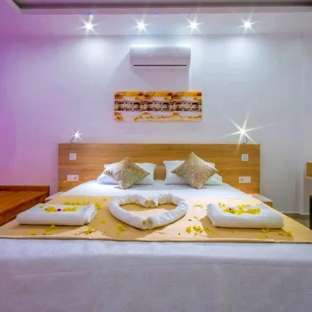 Villa Kasdenizmanzaraliisitmalihavuzlukorunaklivilla Kas