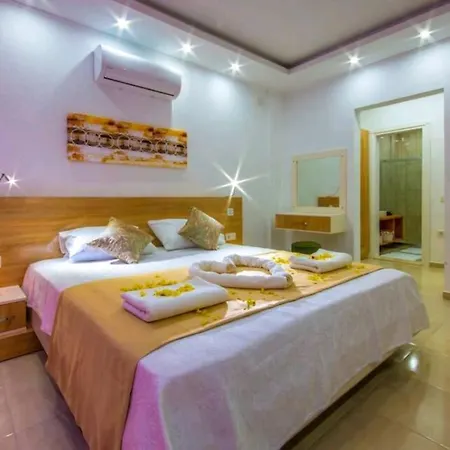 Villa Kasdenizmanzaraliisitmalihavuzlukorunaklivilla *