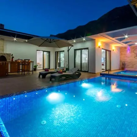 Villa Kasdenizmanzaraliisitmalihavuzlukorunaklivilla Kas